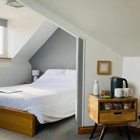 Mooredge Guest House-2